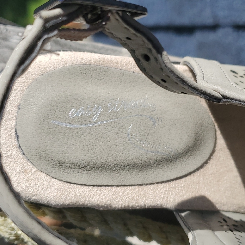 EASY STREET SANDAL CONFORT WAVE SIZE 6 1/2 - Picture 13 of 17